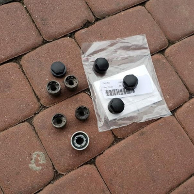 Zestaw śrub zabezpieczających Opel Astra K