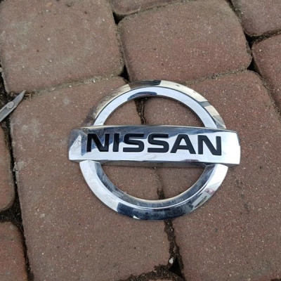 Znaczek emblemat logo napis NISSAN NV400