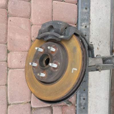 Zwrotnica piasta przód przednia Opel Insignia L