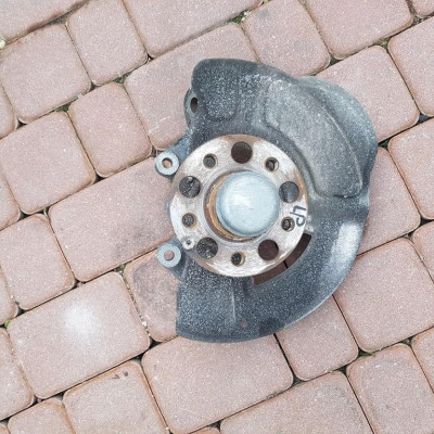 Zwrotnica przód przednia lewa Mercedes W218 CLS