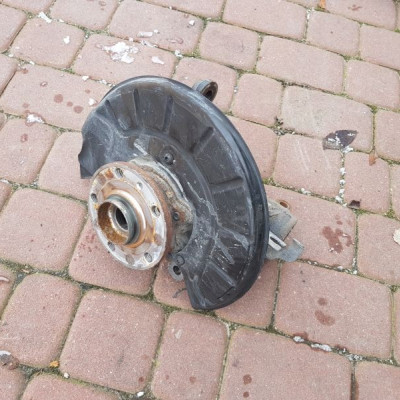 Zwrotnica przód przednia prawa Audi Q3 2017r