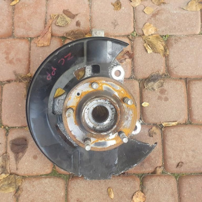 Zwrotnica przód przednia prawa Opel Zafira C