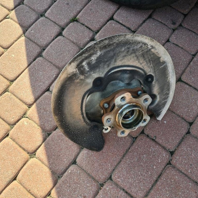 Zwrotnica tył tylna prawa zawias Toyota Supra MK5