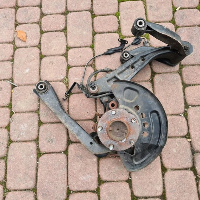 Zwrotnica wahacz piasta NISSAN SKYLINE R34 lewa