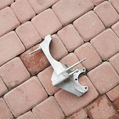 ŁAPA MOCOWANIE ALTERNATORA OPEL INSIGNIA 12628024