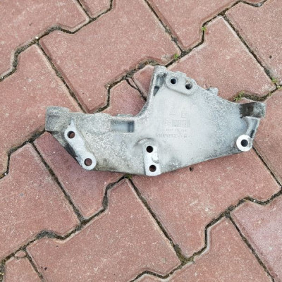 ŁAPA MOCOWANIE SILNIKA RENAULT 2.0 DCI 8201011432