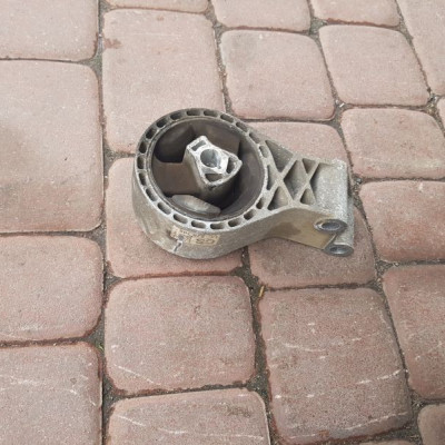 Łapa poduszka Opel Insignia 13228305 1.6 1.8