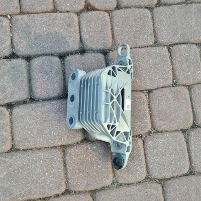 Łapa poduszka silnika 1.6 Opel Insignia B 84240118