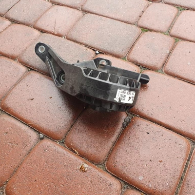 Łapa poduszka silnika 1.6T Opel Zafira C 13268880