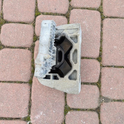 Łapa poduszka silnika Movano Master III 112108180R