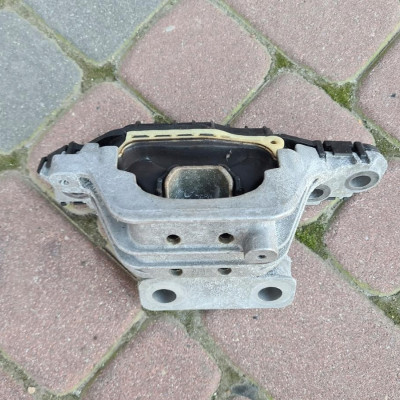 Łapa poduszka silnika Opel Astra K V 39193446