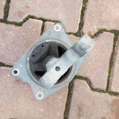 Łapa poduszka silnika Opel Insignia 13191586