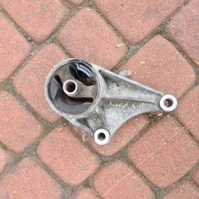 Łapa poduszka silnika Opel Meriva B 13125635