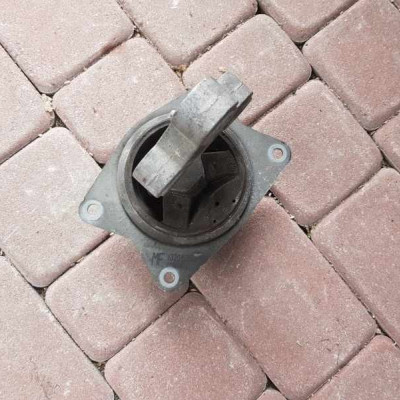 Łapa poduszka silnika Opel Vectra C 13207586 MF
