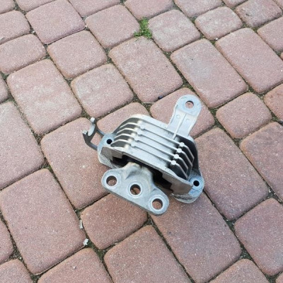 Łapa poduszka silnika W7 Opel Zafira C 13472392