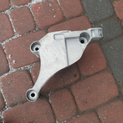 Łapa silnika 1.4T Opel Astra K V 13363921