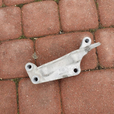 Łapa silnika 1.6CDTI Opel Astra K V 13343561 R9