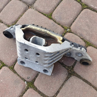 Łapa silnika 1.6CDTI Opel Astra K V 13434345