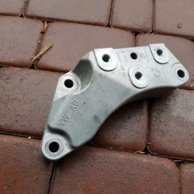 Łapa silnika 2.0TDi Audi Q3 5N0199117 NOWA