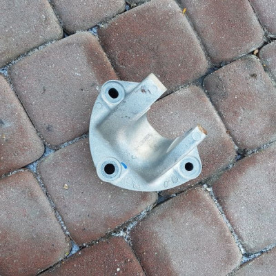 Łapa silnika 2.3 DCI Master movano 8200675217 NOWA