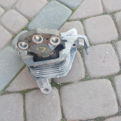 Łapa silnika A9 1.6B Opel Astra J IV 13248475