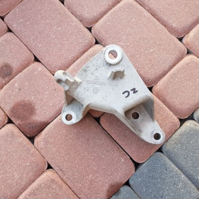 Łapa silnika poduszka Opel Astra J IV 13395929