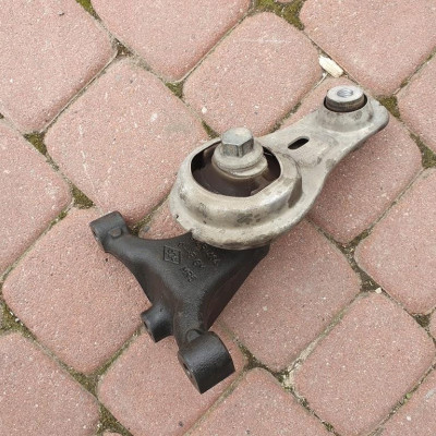 Łapa silnika skrzyni 1.6 DCI Vivaro B Trafic III