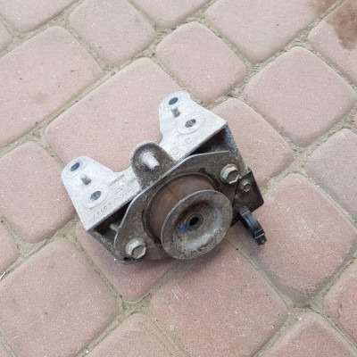 ŁAPA SILNIKA VIVARO TRAFIC PRIMASTAR 8200219372A