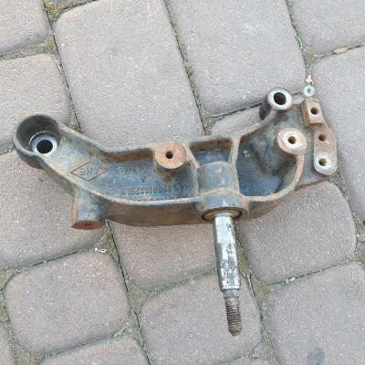 Łapa skrzyni 1.9Dci VIVARO TRAFIC 8200153751A