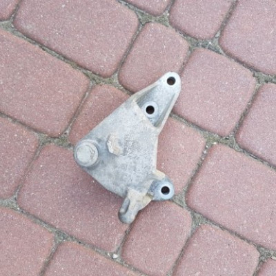 ŁAPA SKRZYNI OPEL INSIGNIA ASTRA J 2.0 13228288