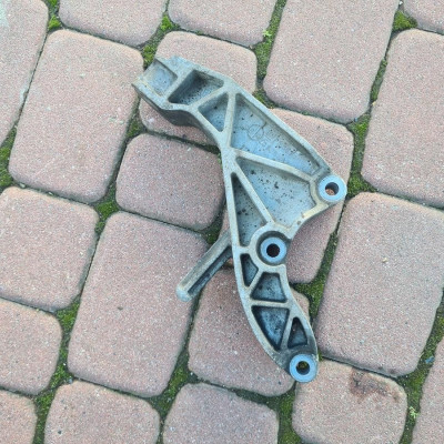 Łapa skrzyni wspornik Opel Meriva B 13125634