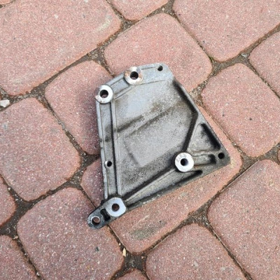 Łapa sprężarki 1.3CDTI Opel Astra J IV 55567925