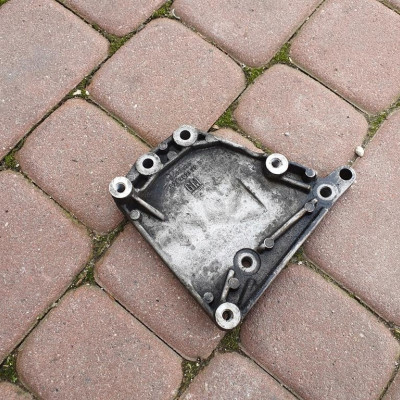 Łapa sprezarki klimy 1.3CDTI Opel Corsa D 55567925