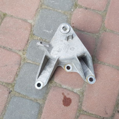 ŁAPA WSPORNIK SKRZYNI OPEL ASTRA J IV 1.7 1324866