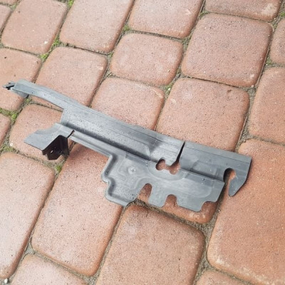 Łapacz kierownica powietrza OPEL Insignia 13266369