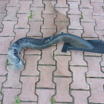 Łapacz powietrza dolot chwyt 2.0 OPEL Insignia