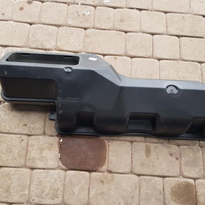 Łapacz powietrza komory Opel Zafira C 13301675