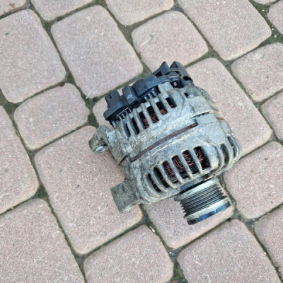 Alternator 100A CL 1.4T Opel Meriva B 13266809