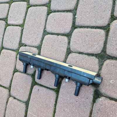 Cewka zapłonowa listwa 1.4T Opel Meriva B 25195107