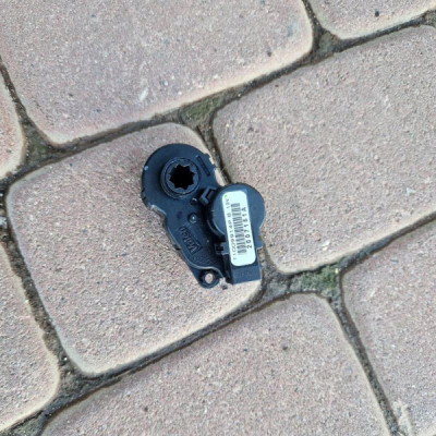 Silniczek nagrzewnicy Opel Meriva B T1009914P