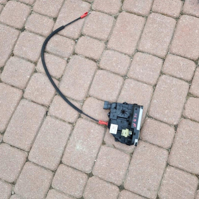 Zamek prawy tylny EUROPA Opel Meriva B 13279837