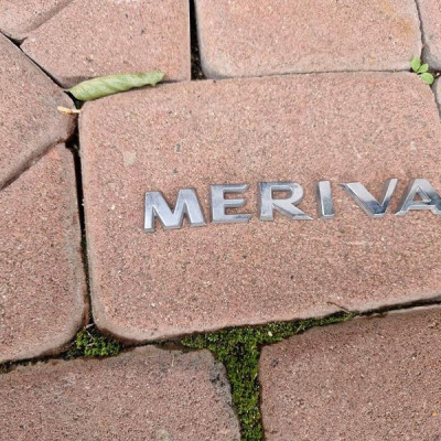 Napis emblemat logo Opel Meriva B