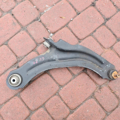 Wahacz przód przedni prawy Renault Clio IV