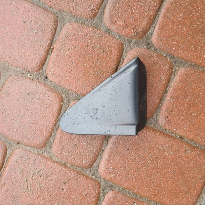 Zaślepka błotnika trójkat Renault Clio IV 4