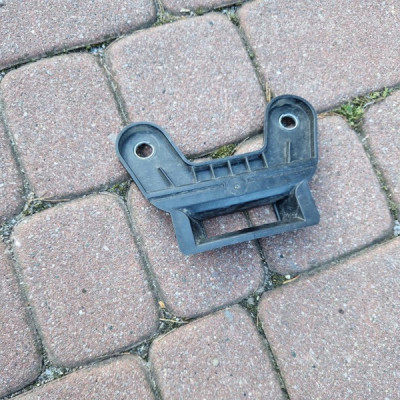 Ślizg zderzaka przód Renault Megane IV 622403771R