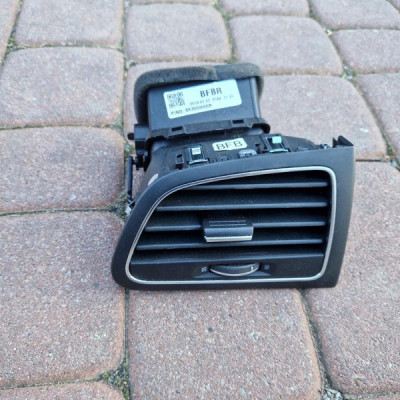 Kratka prawa deski Renault Megane IV 687600666R