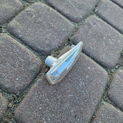 Kierunkowskaz prawy Opel Insignia B 13491089