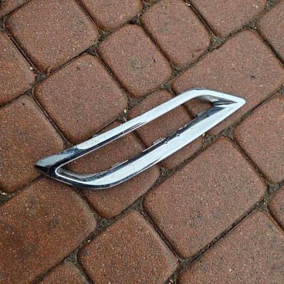 Chrom zderzaka tył listwa Opel Insignia B 39138808