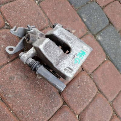 Zacisk tył tylny lewy Renault Megane IV