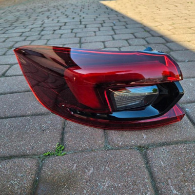 Lampa prawa tył kombi Opel Insignia B 39215600